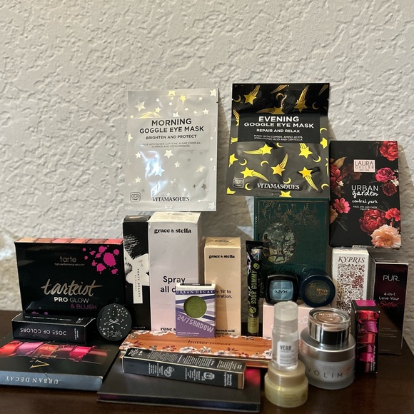 Urban Decay Other - ✨Brand new makeup bundle deal ✨
